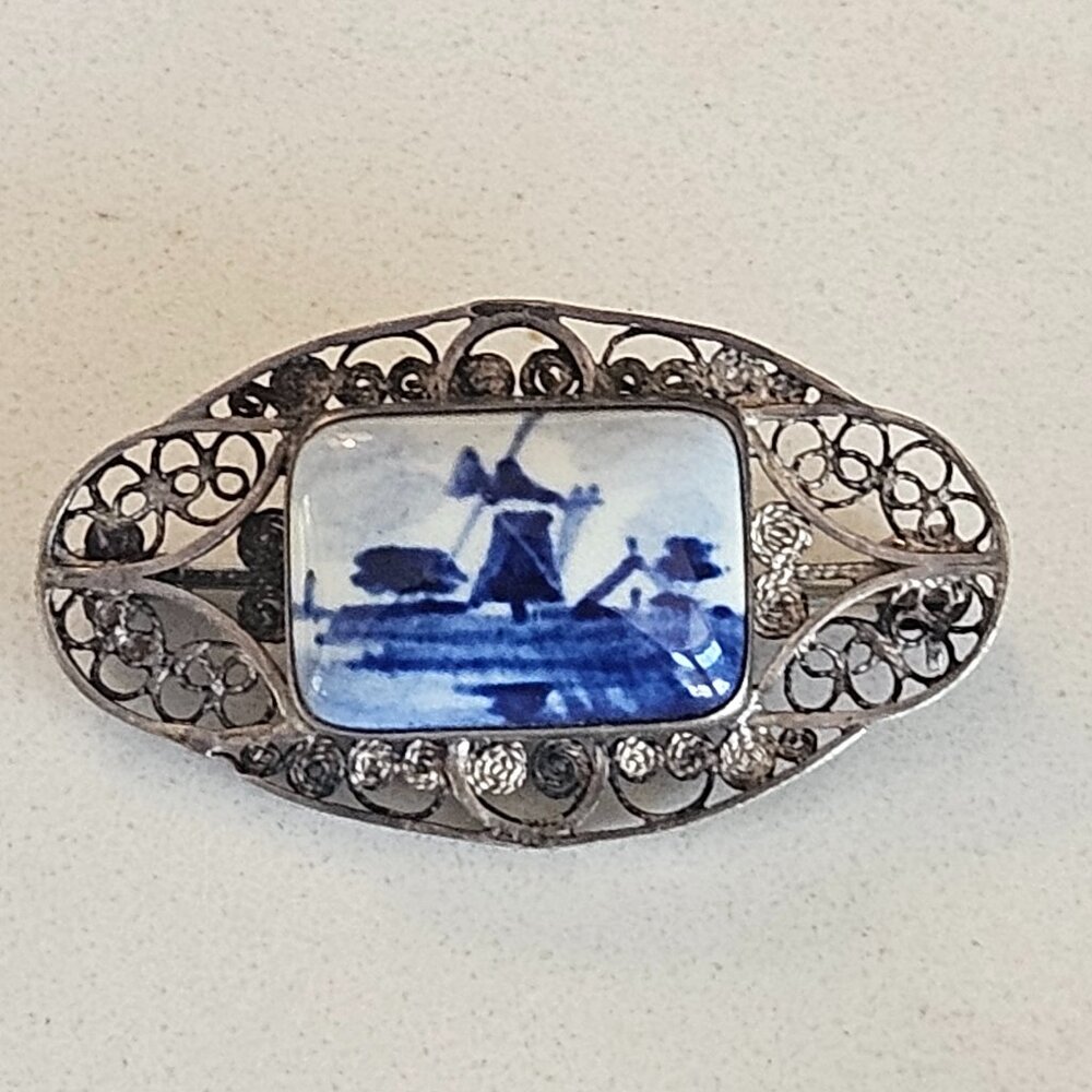 Antique Delft Blue Holland Porcelain Sterling Silver Filigree Brooch Pin 1.25"